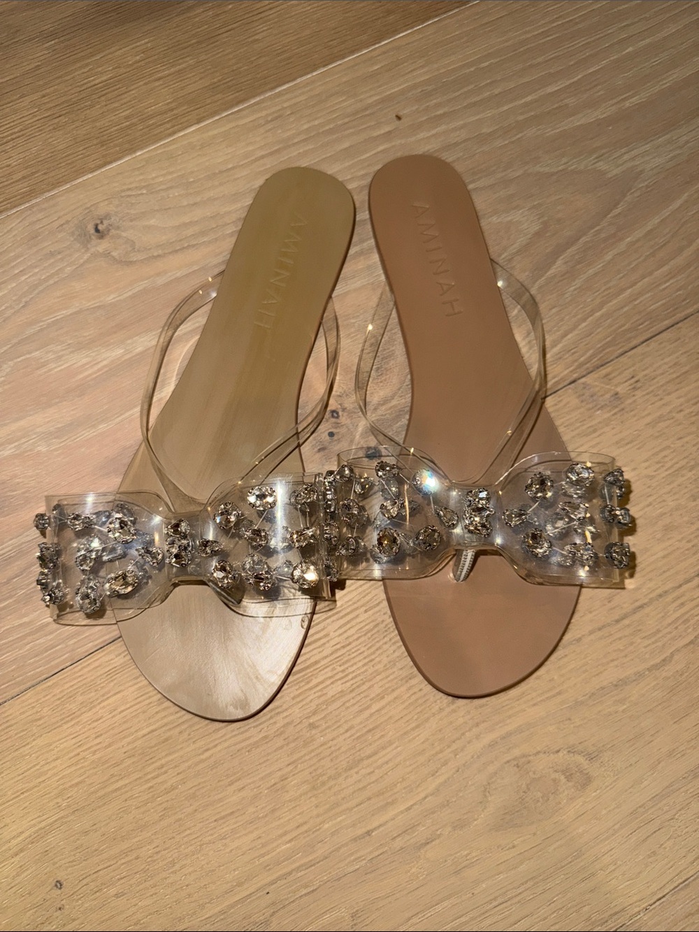 AMINAH ABDUL JILLIL
Soleil flip flops - Picture 4 of 6